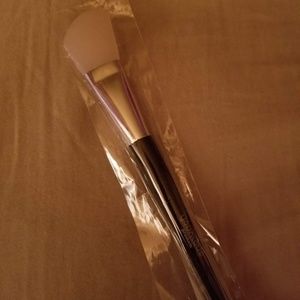 Younique Spatula applicator for creams and masks!